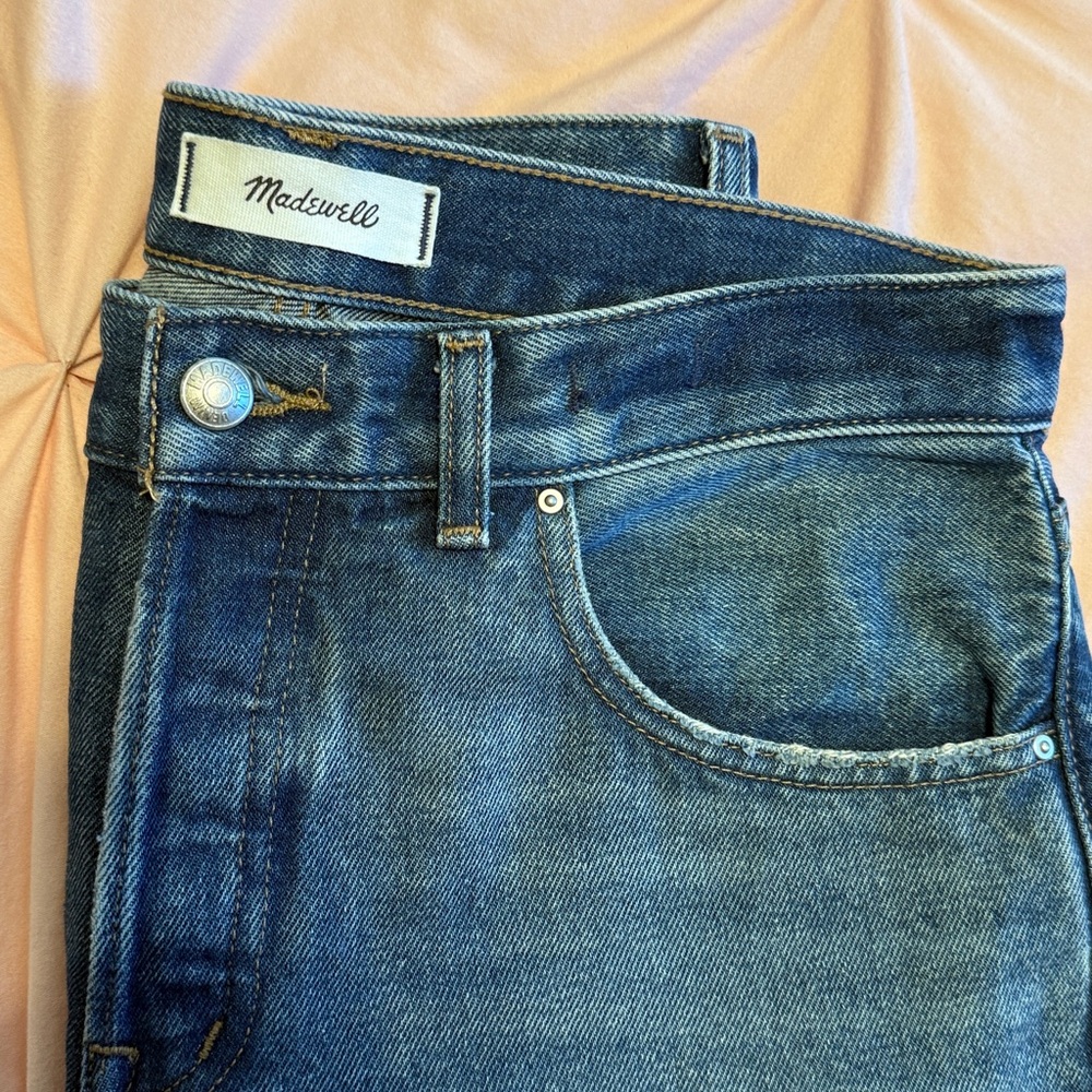 Madewell Petite Dean Easy Straight Jean - Picture 4 of 16